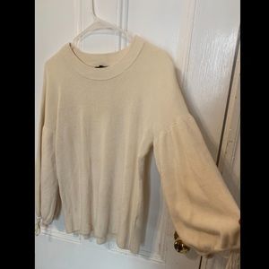 Banana Republic off white bubble sleeve sweater